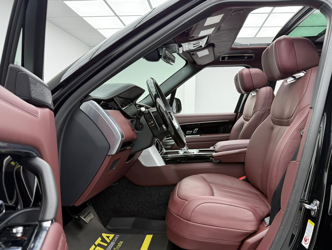 لاند روفر رينج روفر LWB Autobiography P530 4.4L 2025 Range Rover Autobiography P530,Warranty ,Excellent Condition ,Canad