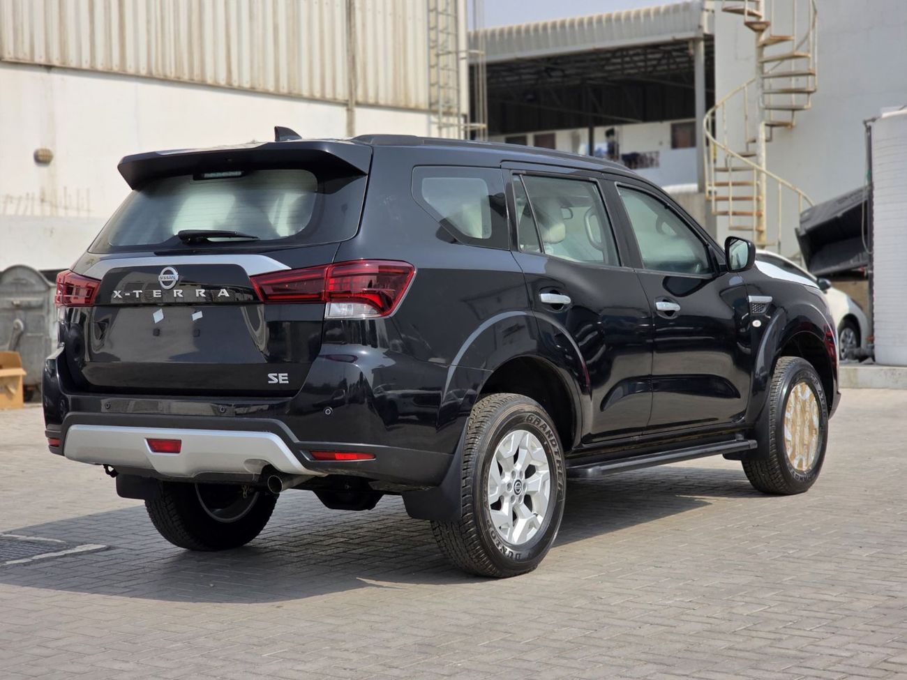 نيسان إكستيرا SE 2.5L 4WD