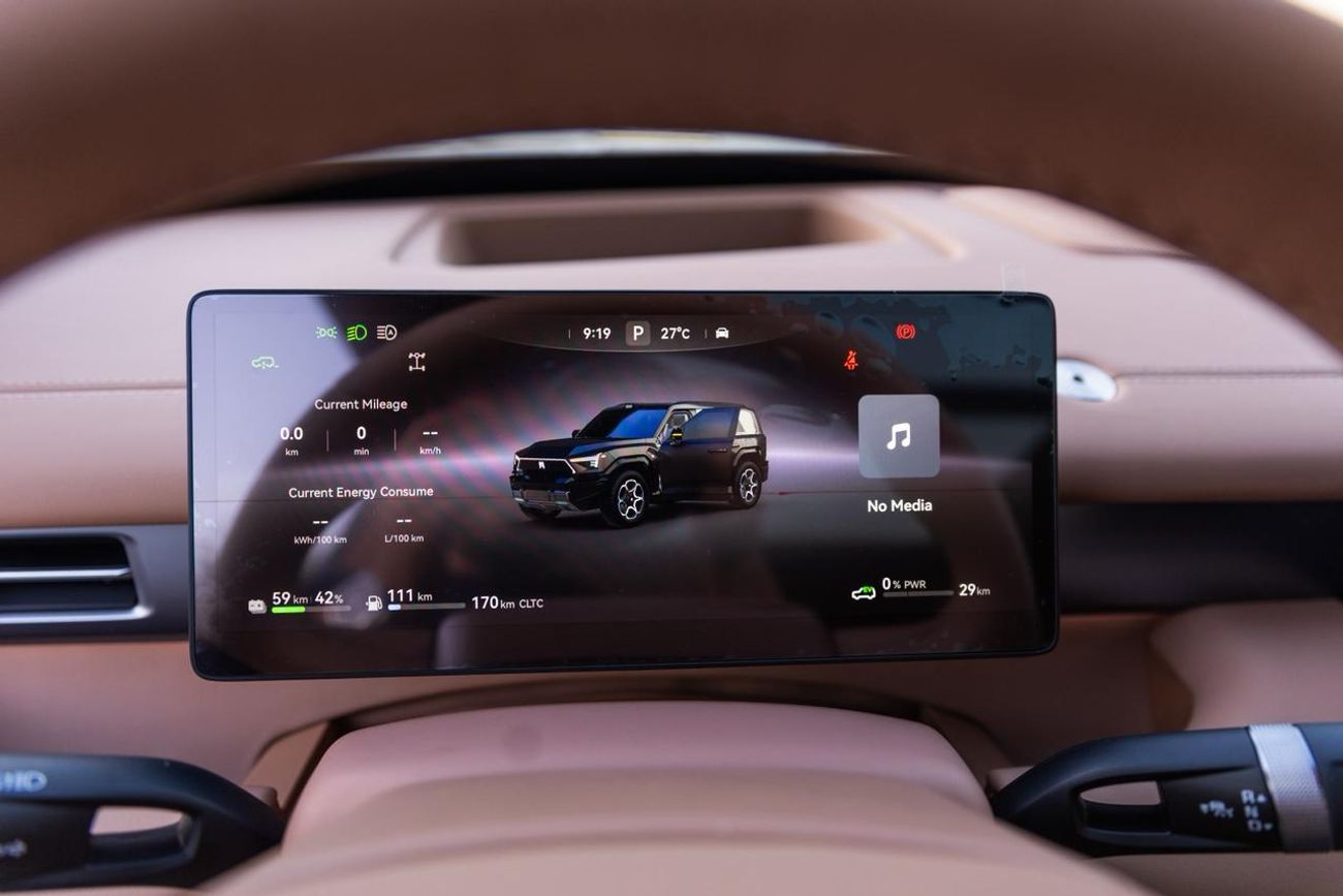 Dongfeng M Hero M817 5 YEARS WARRANTY AND 3 YEARS SERVICE