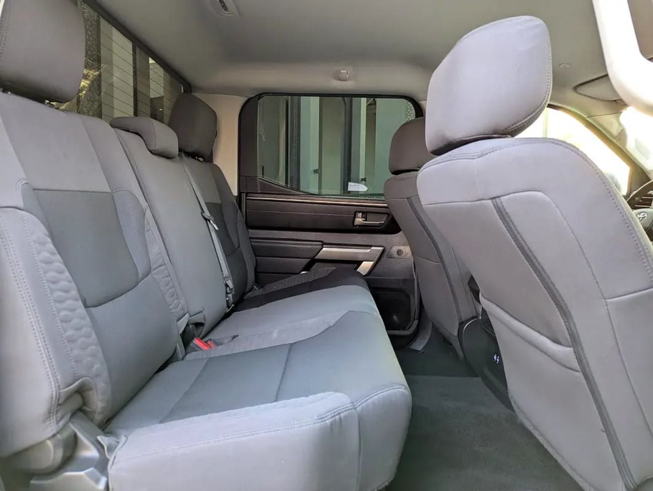 تويوتا تاندرا CREWMAX SR5 IN EXCELLENT CONDITION