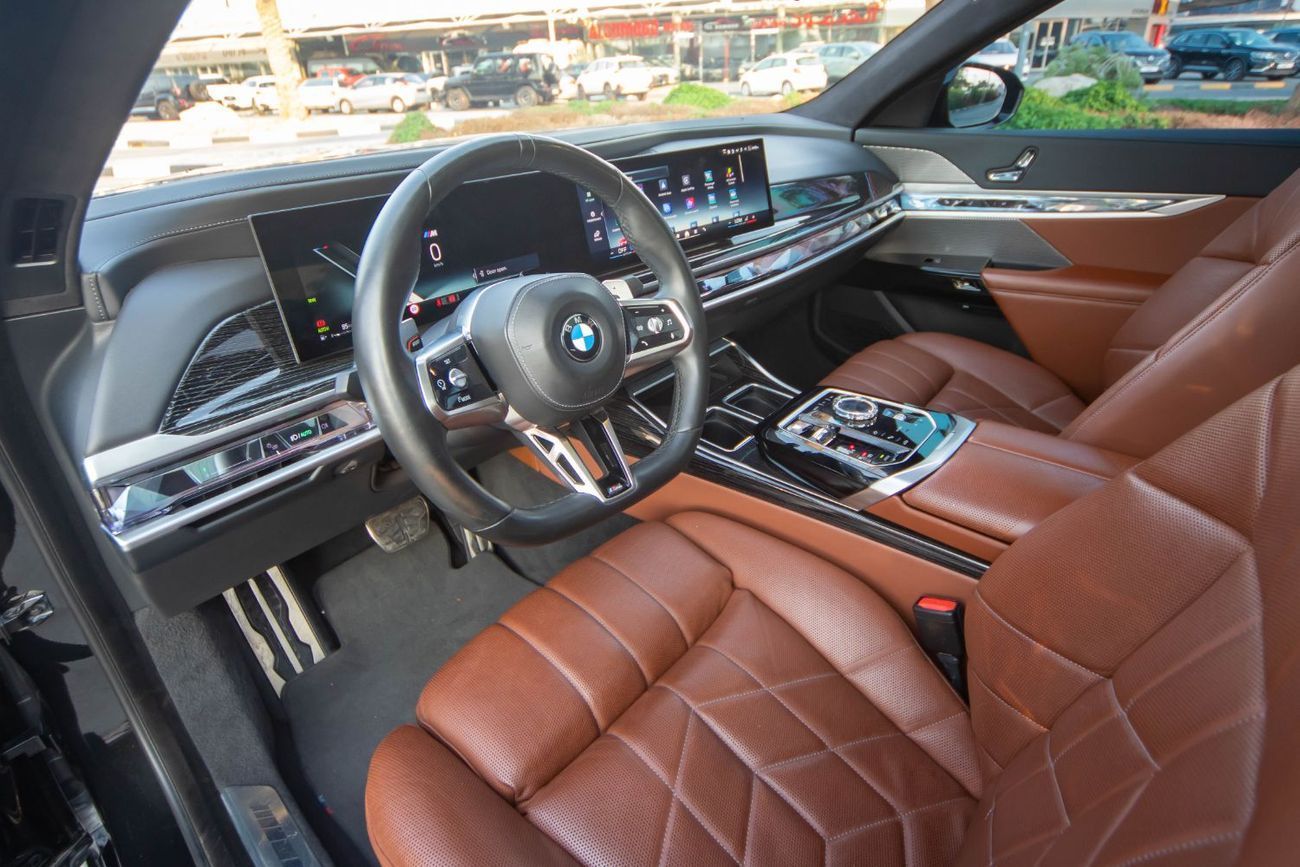 بي أم دبليو 735i BMW 735i 2023 | GCC Specs | Full Option | Excellent Condition