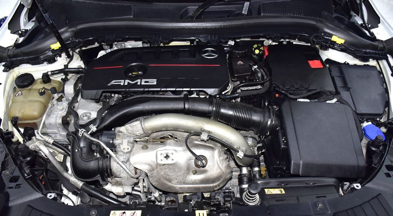 مرسيدس بنز GLA 35 AMG 4MATIC عرض ممتاز لسيارة مرسيدس بنز GLA35 AMG (موديل 2022) باللون الأبيض بمواصفات خليجية