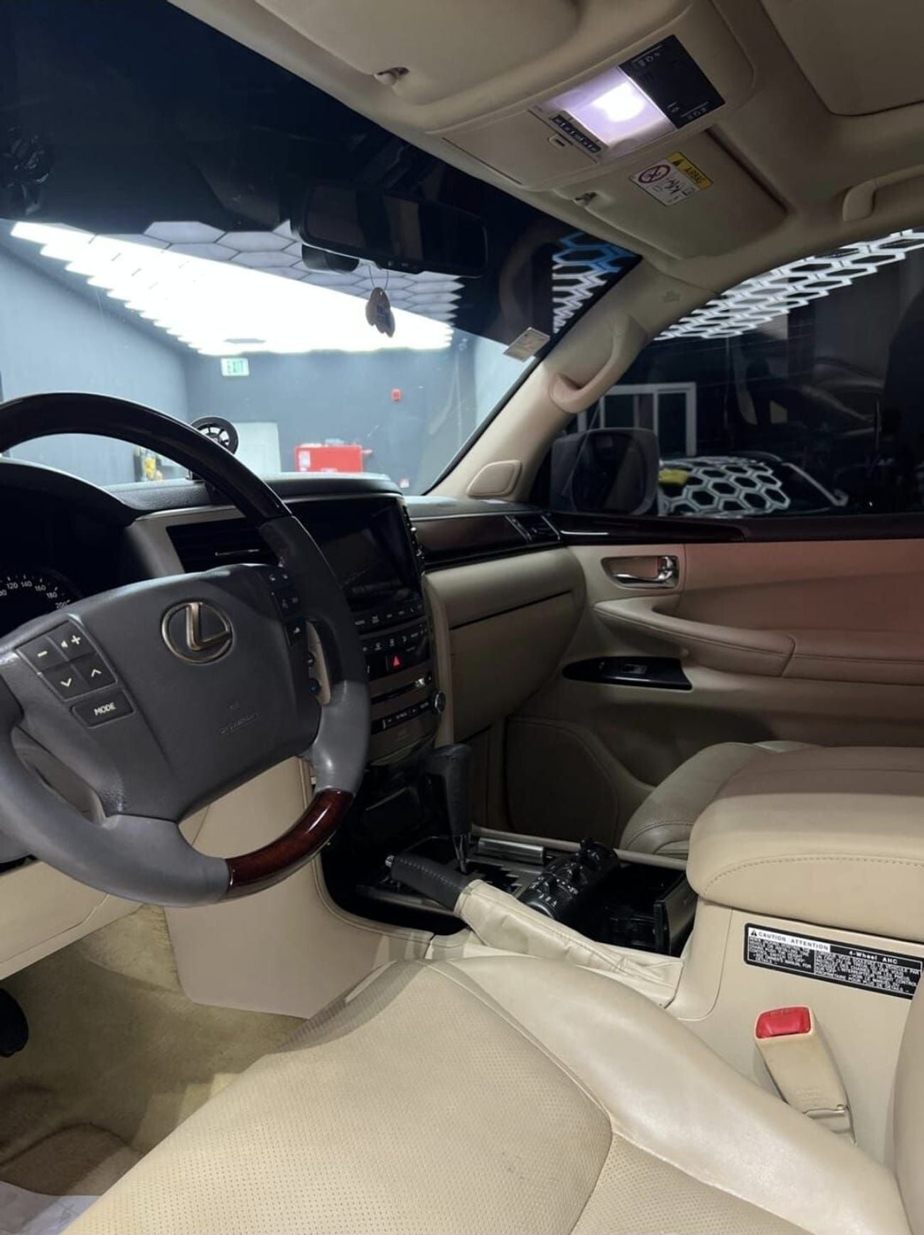 Lexus LX570 PLATINUM