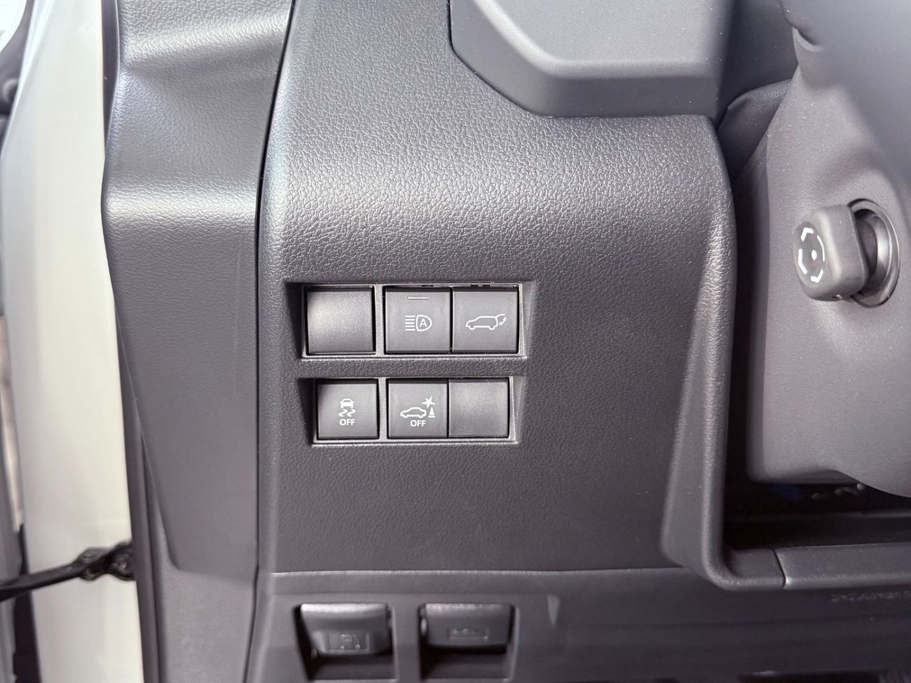 Toyota Land Cruiser 2026 TOYOTA LAND CRUISER 300 VXR 3.5 HYBRID HEV **EXPORT ONLY**التصدير فقط خارج الخليج***