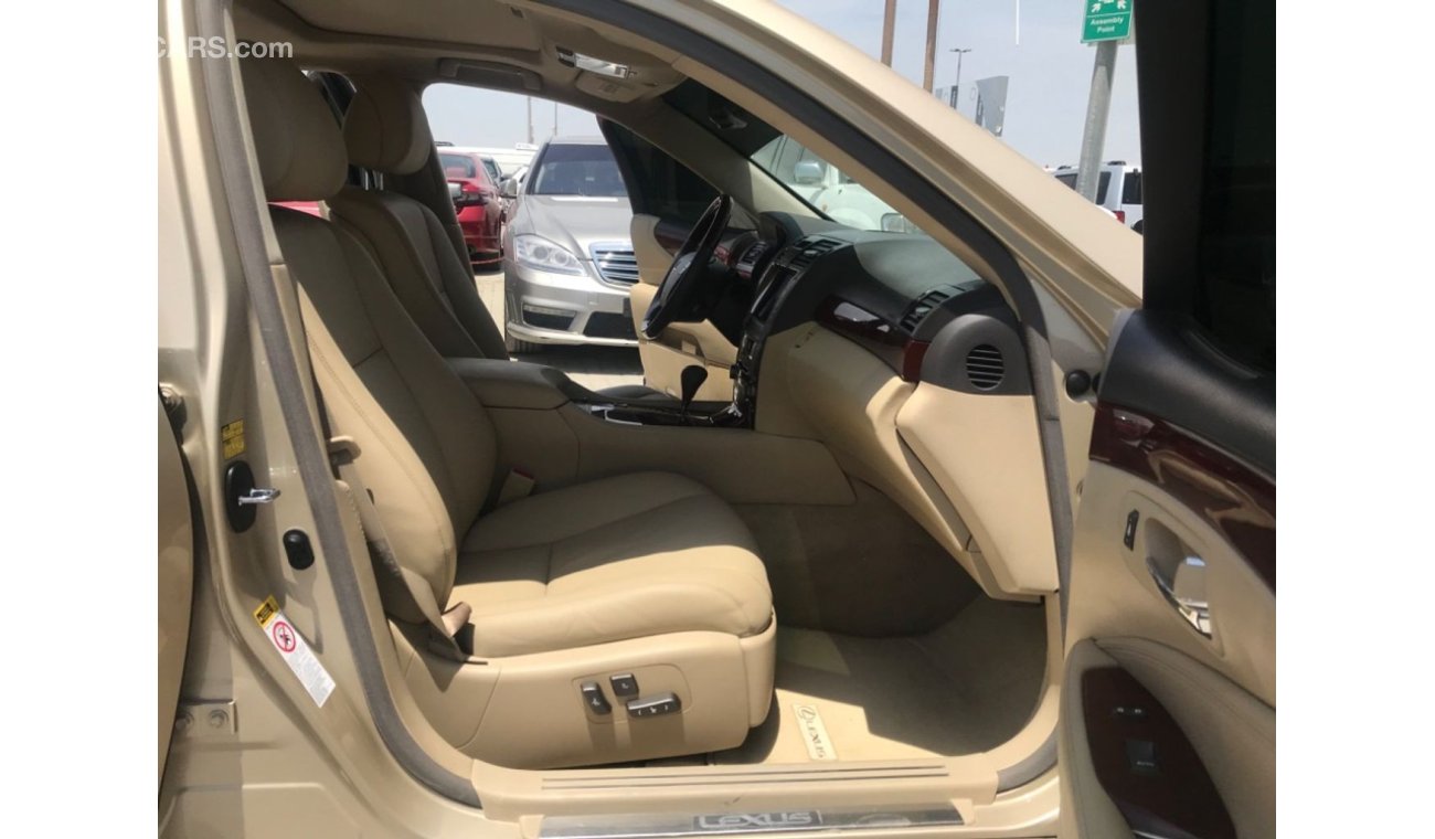 لكزس LS 460 لكزس LS460 بحالة نظيفة نصف الترا 2007 وارد