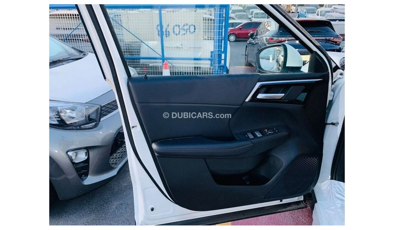 Mitsubishi Outlander BRAND NEW MITSUBISHI OUTLANDER GCC SPEC 2.5L SUV 4WD 7 SEATER 5 DOOR DUAL A/C PANORAMIC SUNROOF AVIL