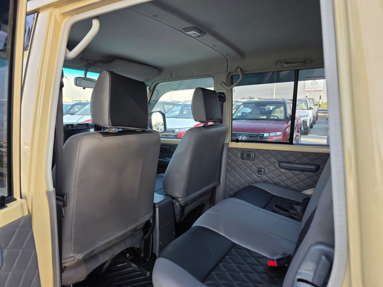 Toyota Land Cruiser Pick Up RIGHT HAND VEHICLE ONLY FOR EXPORT 2017 SHAPE MODIFIED 2024