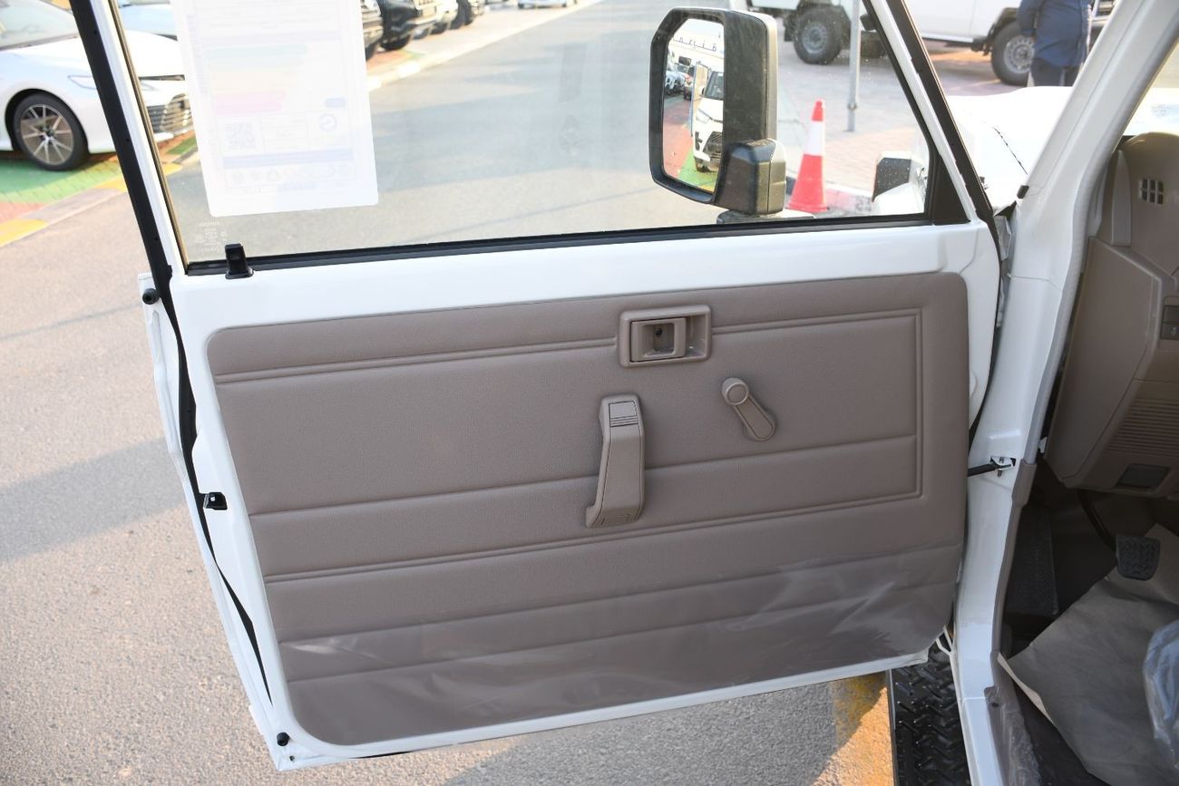 Toyota Land Cruiser 70 Hardtop 4.5L V8 Diesel