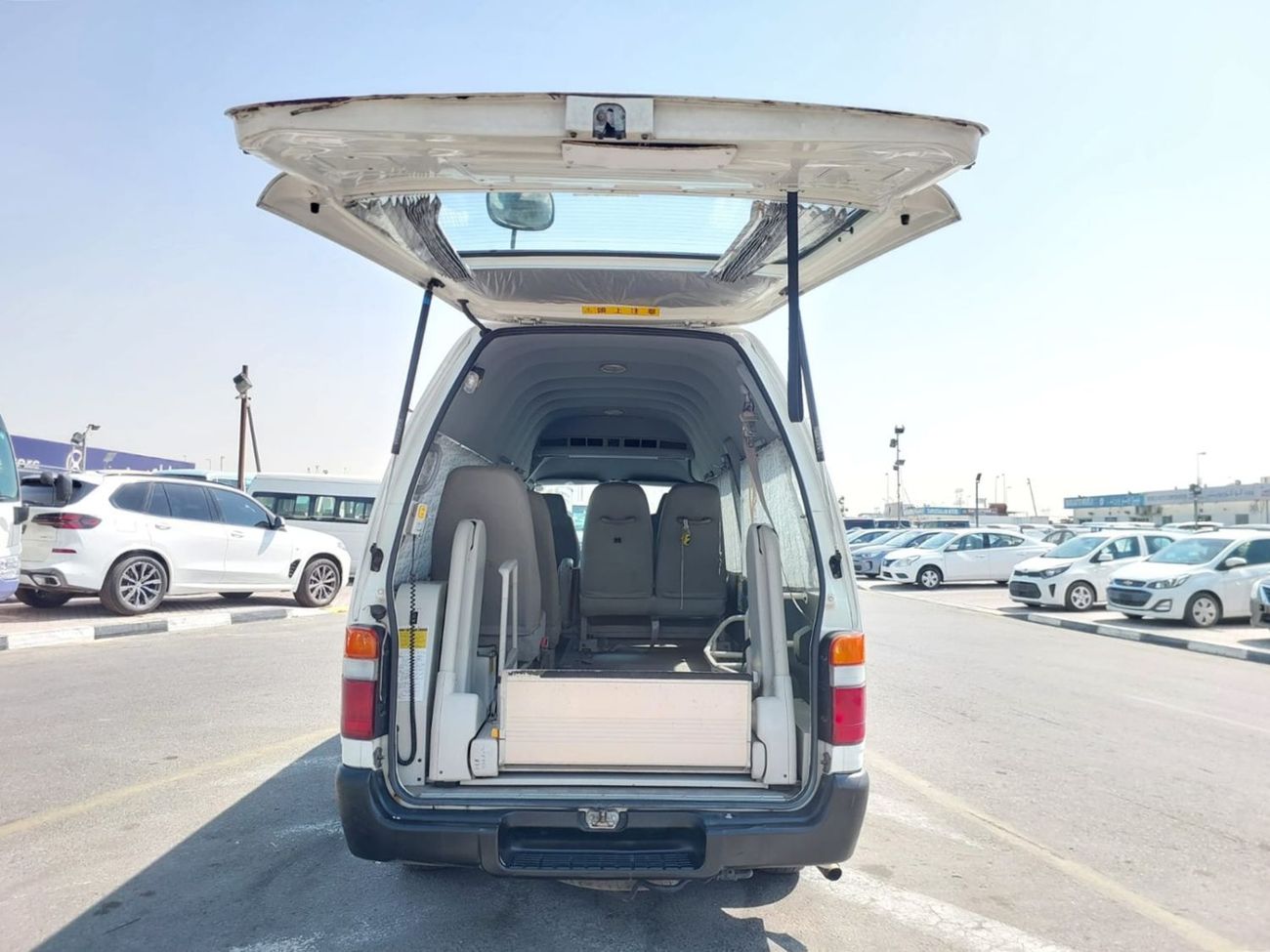 Toyota Hiace (RAMADAN OFFER) TOYOTA HIACE VAN RHD 2001 MODEL 3.0 L DIESEL AUTOMATIC(PM07214)