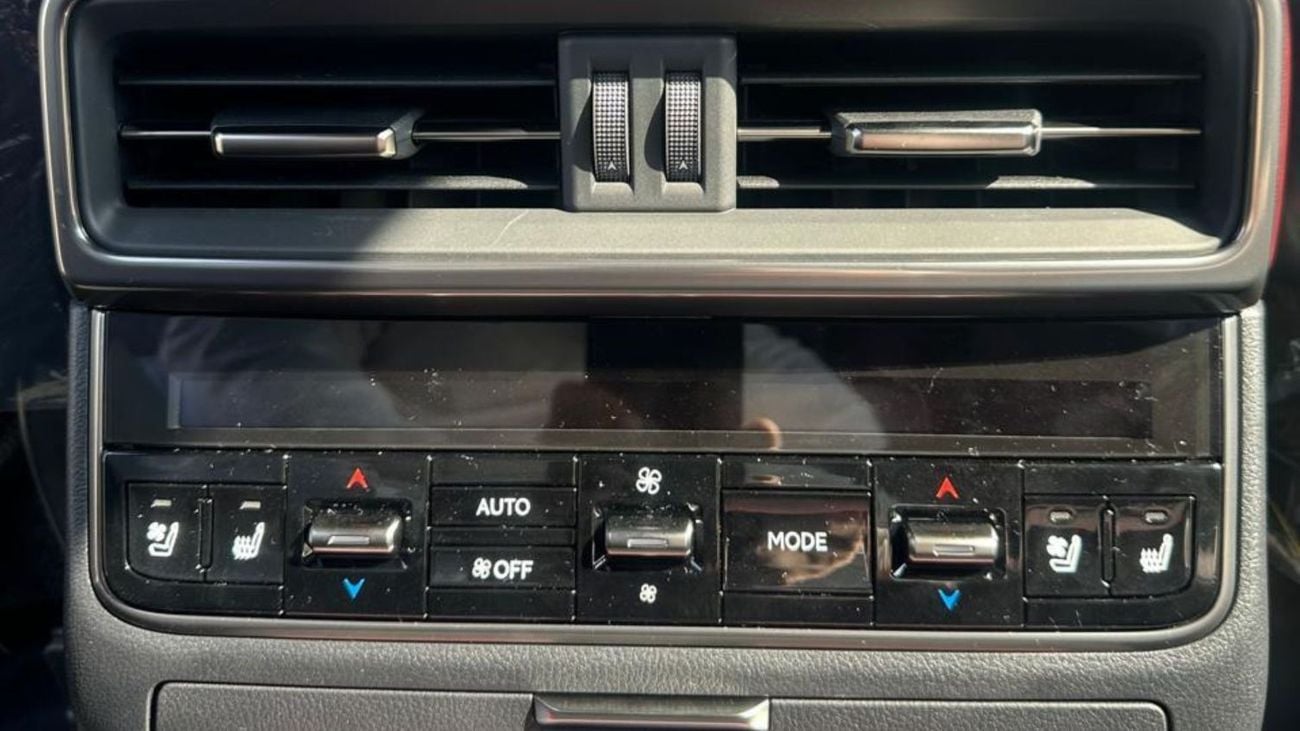 Lexus LX 700h 3.5L V6 Twin-Turbo Hybrid (V35A-FTS + 1MHEV), 10-speed automatic (AJA0F), 7 passengers