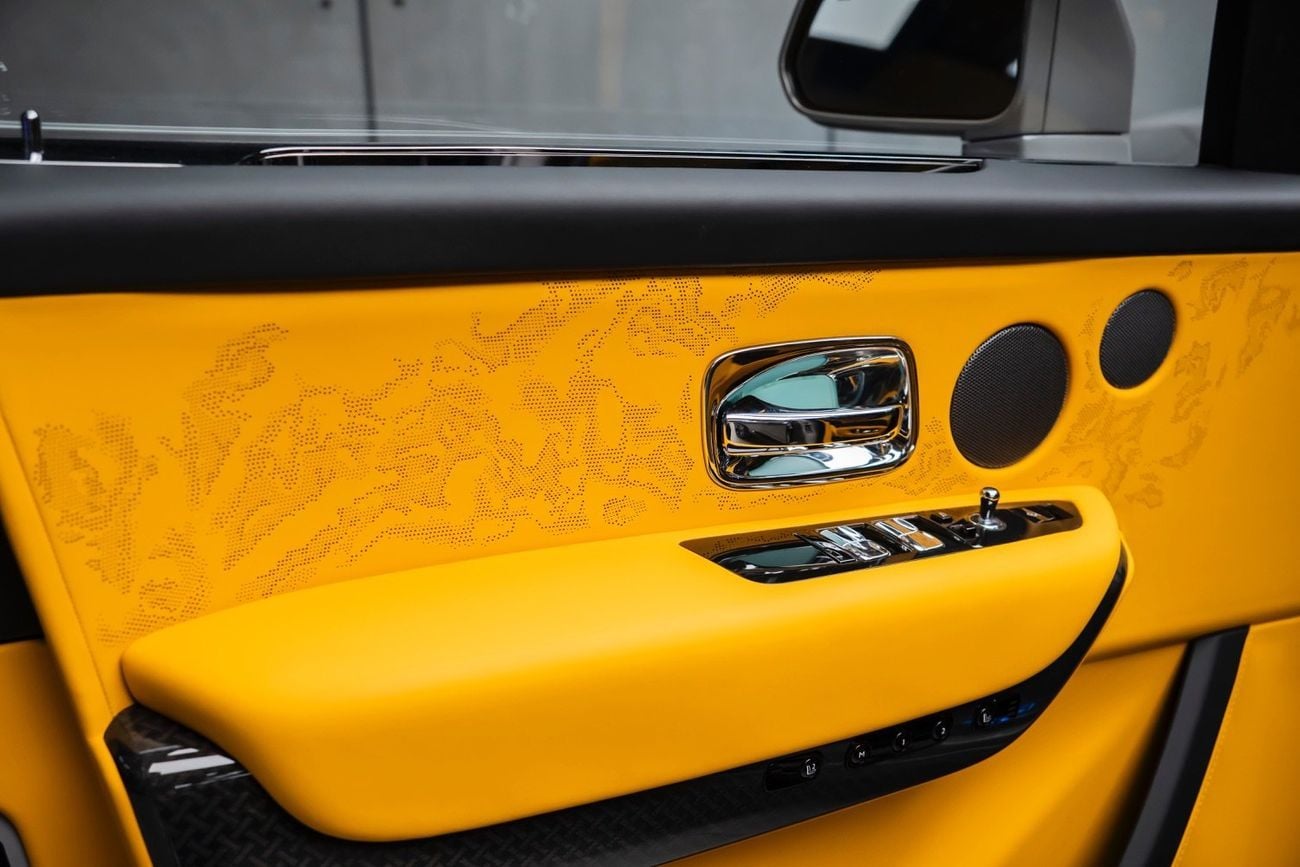 رولز رويس كولينان Rolls Royce cullinan  2025 GCC  Warranty and service AGMC  Black badge  2,900 km