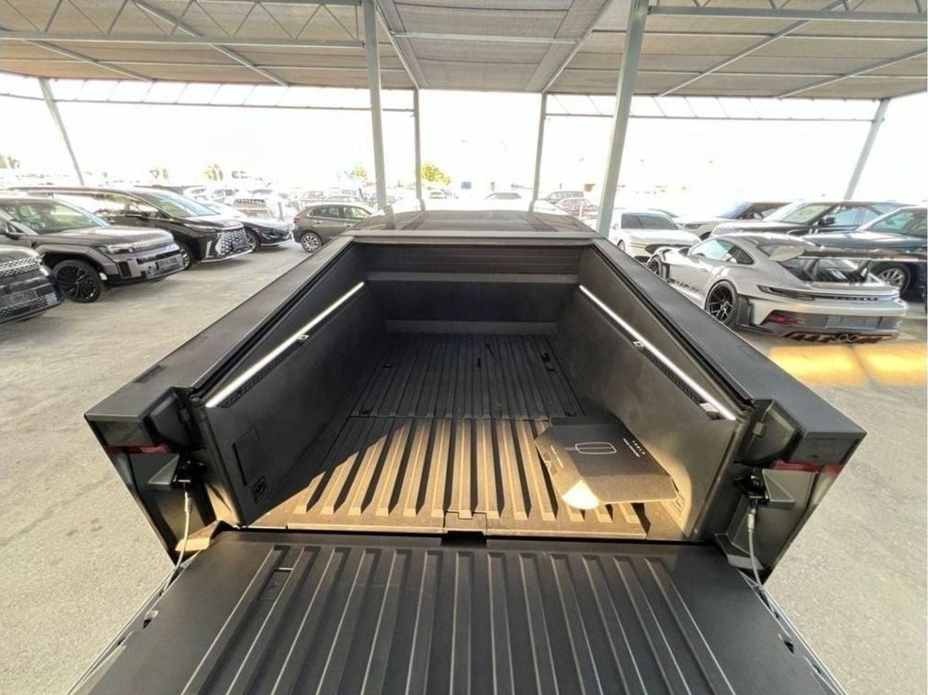 Tesla Cybertruck Tesla Cybertruck Foundatation Series 2025 Model Year