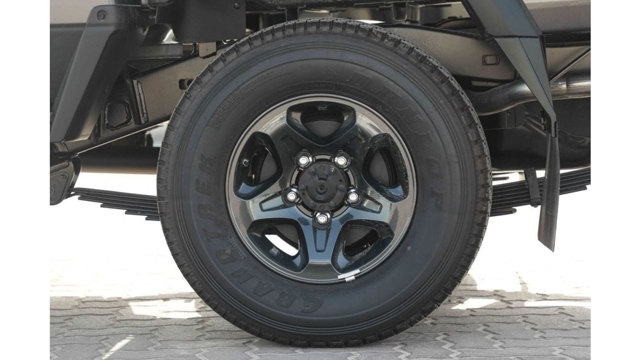 Toyota Land Cruiser Pick Up 2024 Toyota LC79 4X4 Double Cab 4.5 V8 - Grey Mettalic inside Beige | Export Only