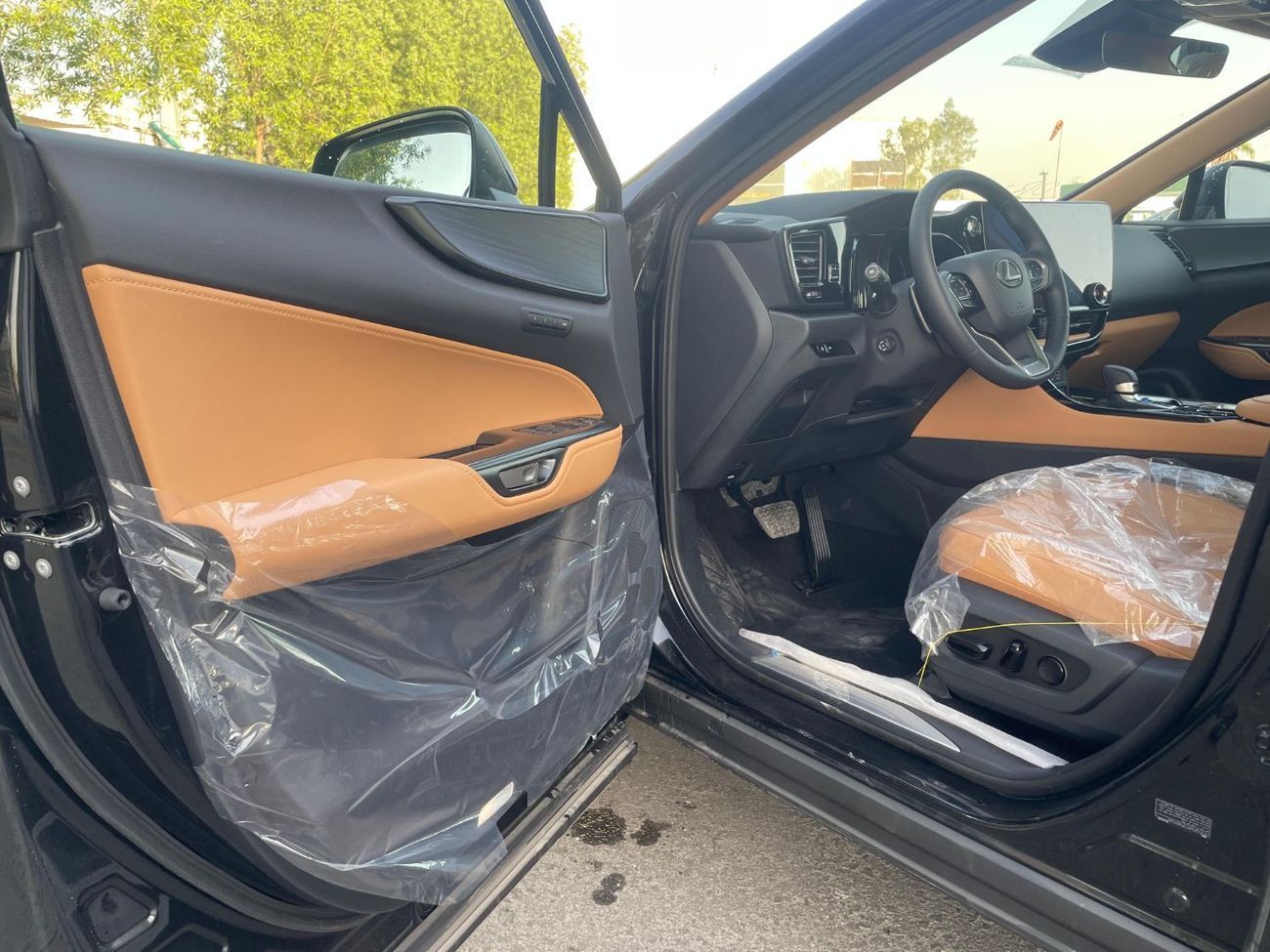 لكزس NX350h 2.5L Hybrid Full Option GCC ( White Also Available)