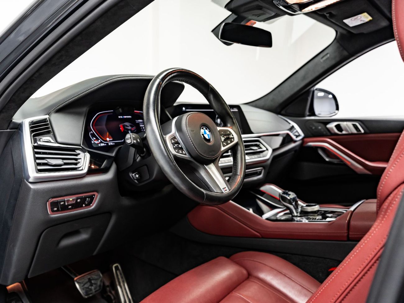 BMW X6 M50i 4.4L 2022 BMW X6 M50i, February 2027 BMW Warranty + Service Contract, Low KMs, GCC