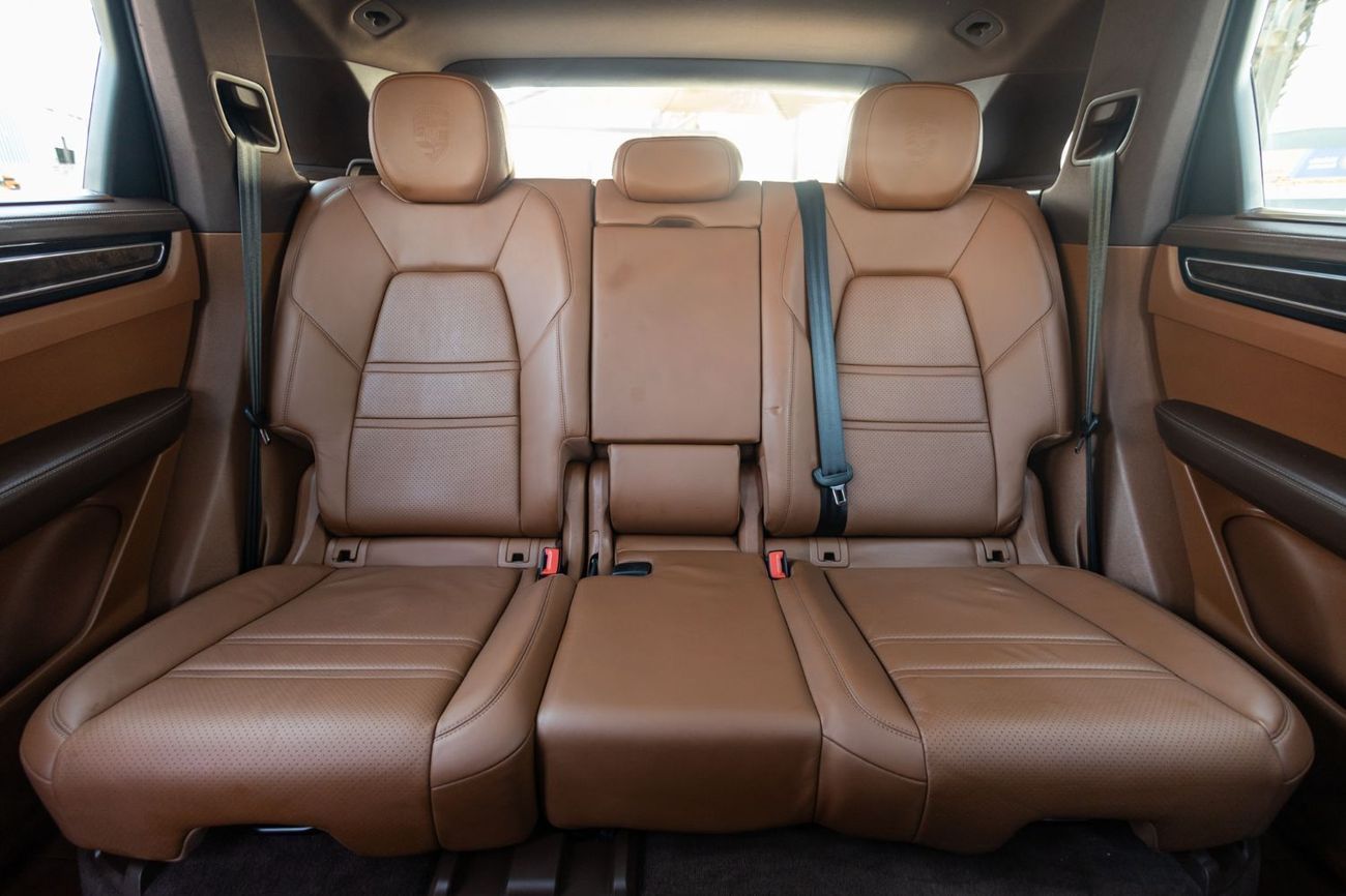 Porsche Cayenne S 2.9L (440 HP)