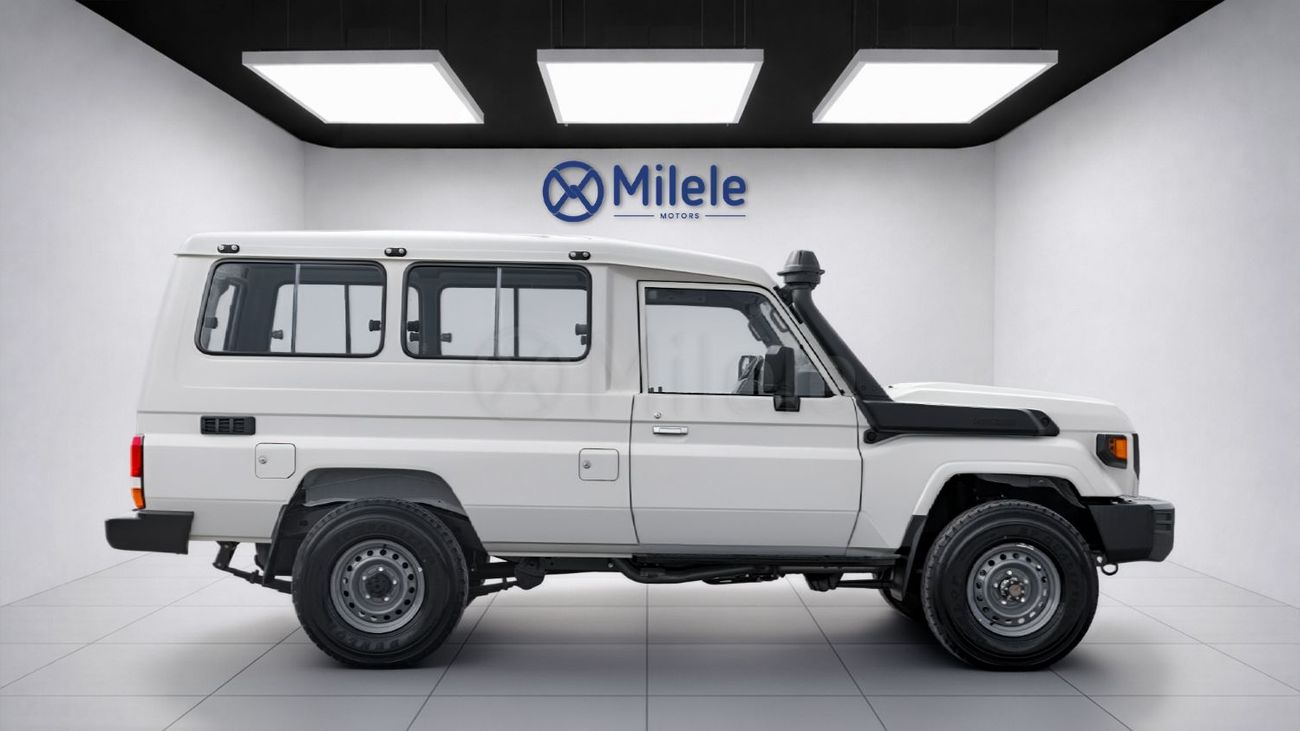 Toyota Land Cruiser 70 LC 78 HARDTOP 4.0L MT