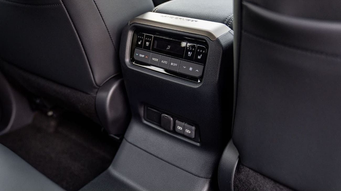 تويوتا برادو TOYOTA PRADO 250 WX+ LUXURY 2.4P AT MY2025 - SAND