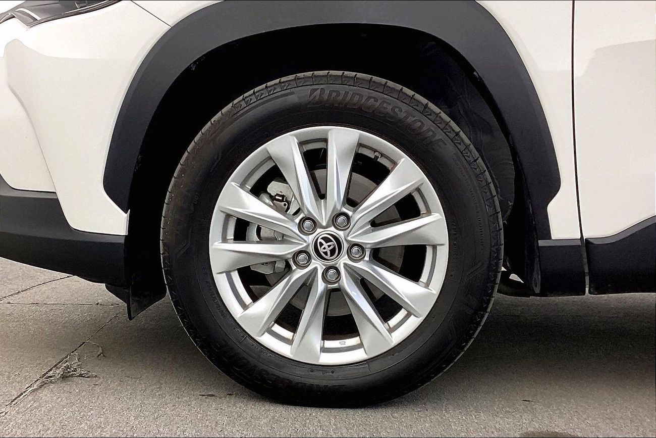 تويوتا كورولا كروس GLI | National Day Celebration | شامل الضمان | 0 ﺪﻔﻋﺓ ﺃﻮﻟﻯ