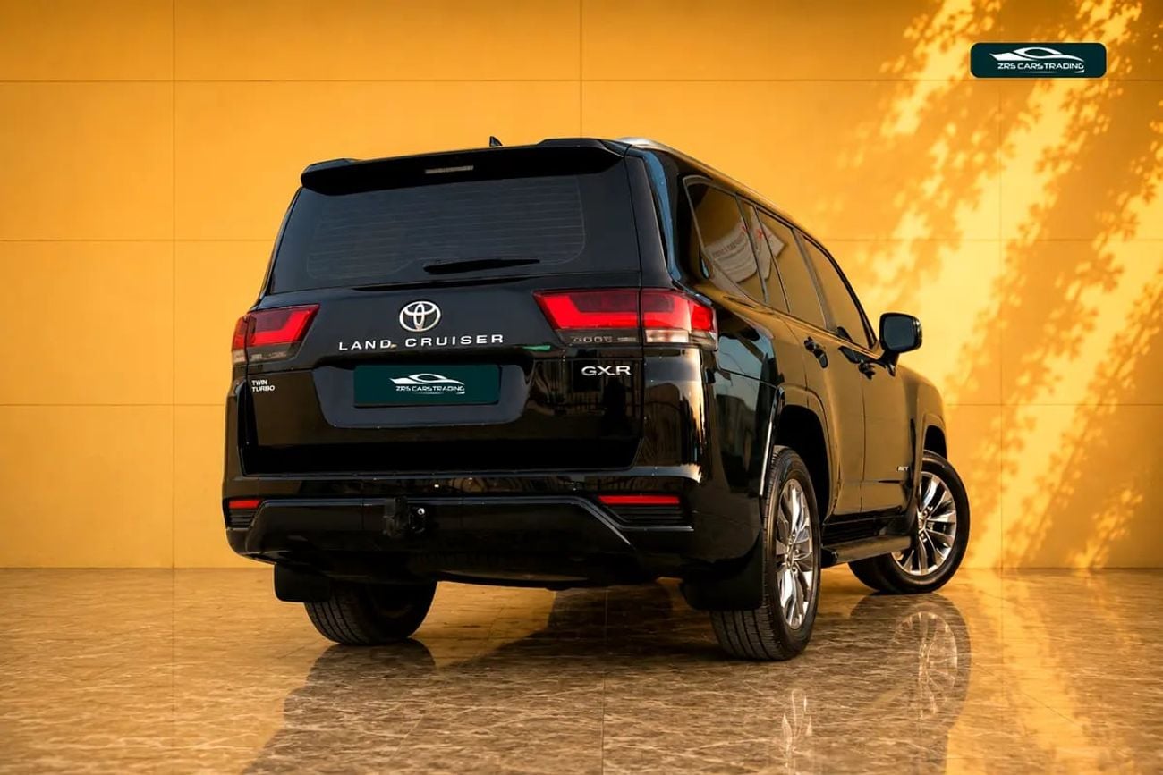 Toyota Land Cruiser GXR Twin-Turbo GCC Specs / Al Futtaim Warranty + Service