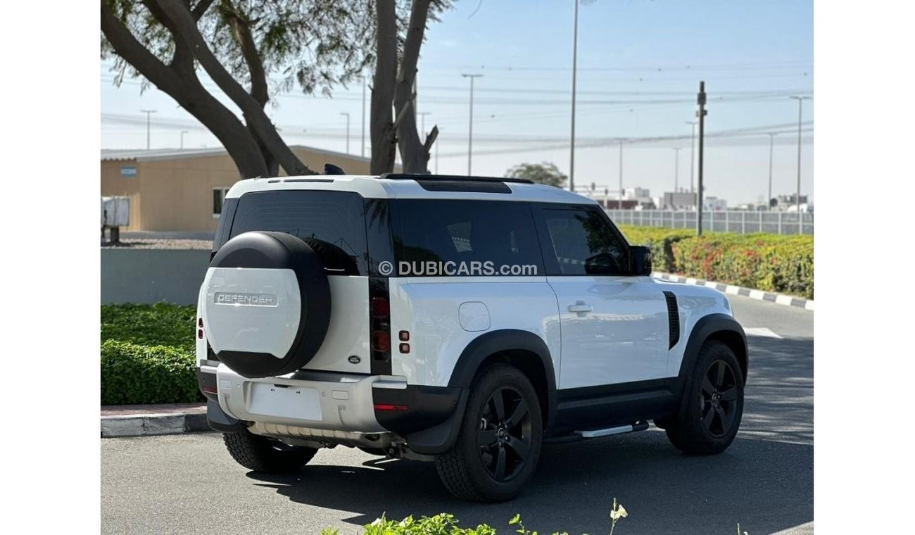 Land Rover Defender 90 HSE P400 / GCC Specs / With Warranty & Service