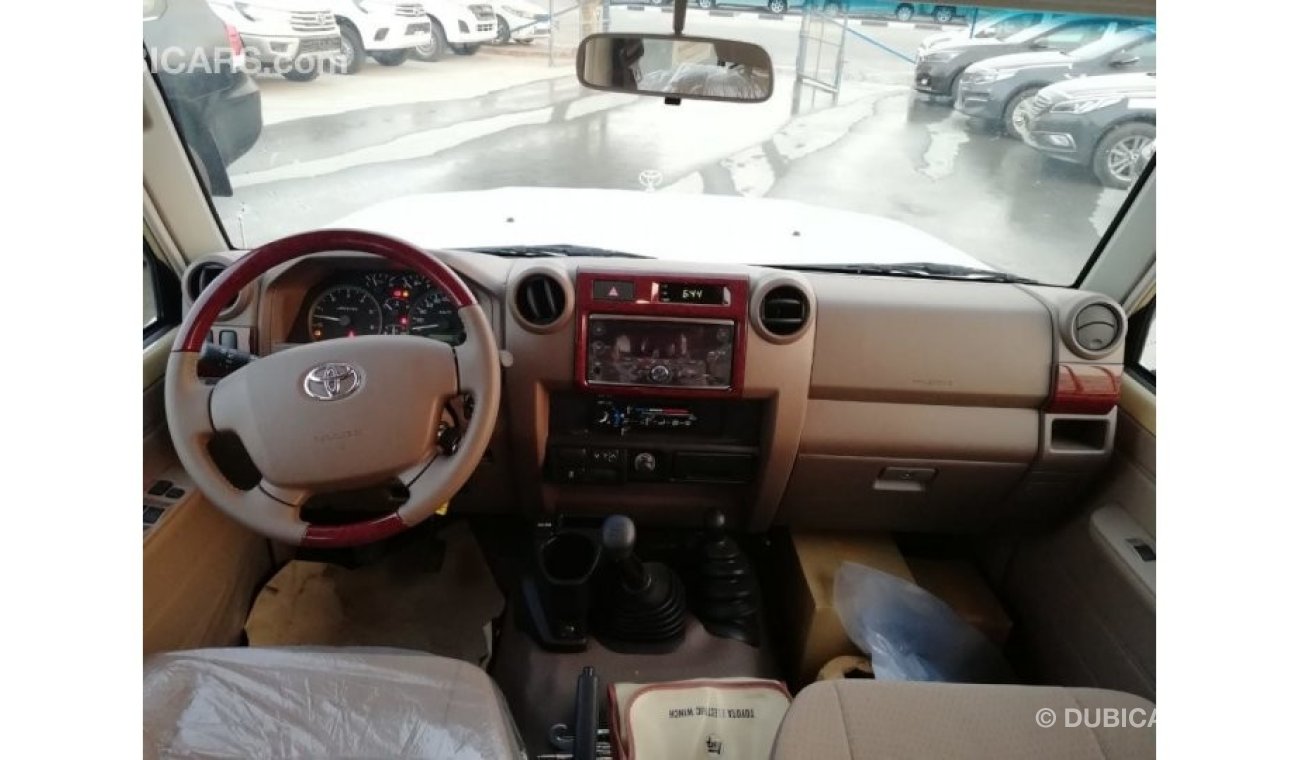 Toyota Land Cruiser Pick Up Diesel 4.5 Full options 4X4