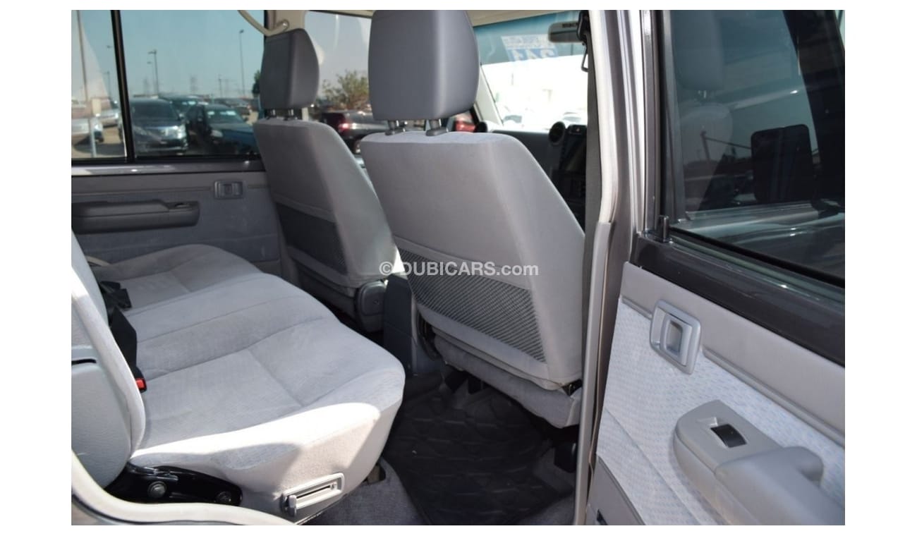 تويوتا لاند كروزر بيك آب