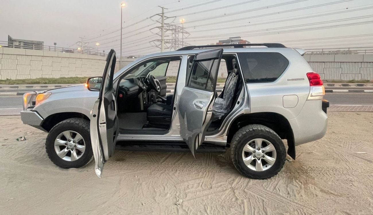 Toyota Prado TOYOTA LANDCRUISER PRADO 2013 SILVER 4WD AT DIESEL = RIGHT HAND
