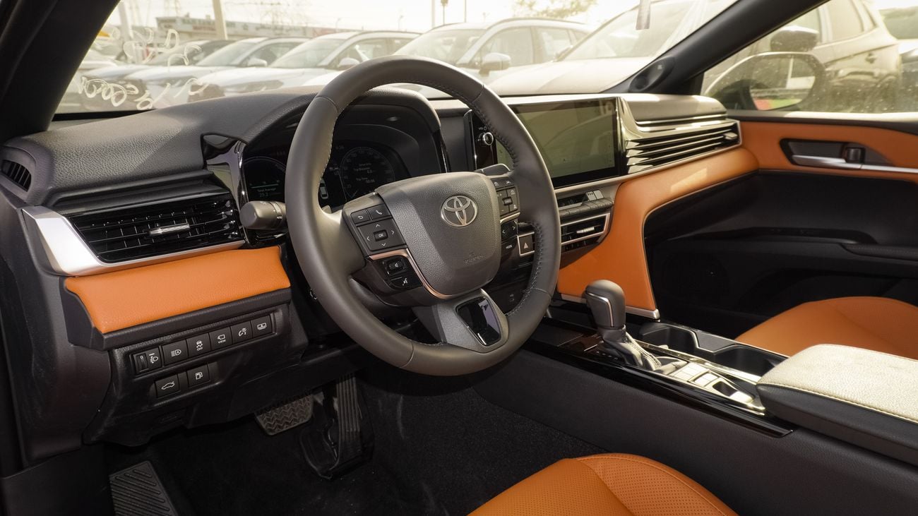 تويوتا كامري Lumiere 2.5L HEV