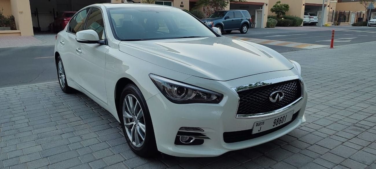 إنفينيتي Q50 Premium 3.0L (300 HP)