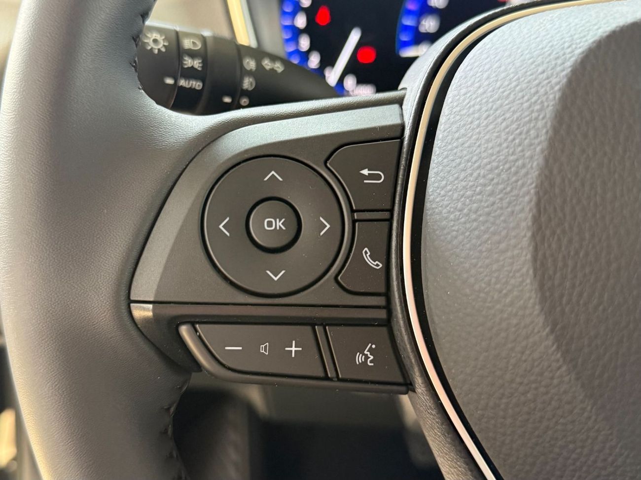 Toyota Corolla 1.8 LIMITED SUNROOF **EXPORT ONLY**التصدير فقط خارج الخليج**