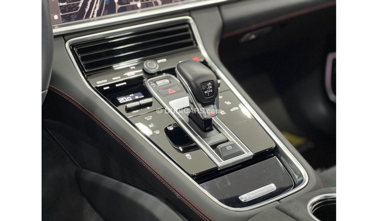 بورش باناميرا 2022 Porsche Panamera GTS, April 2024 Porsche Warranty, Full Options, Very Low Kms, GCC