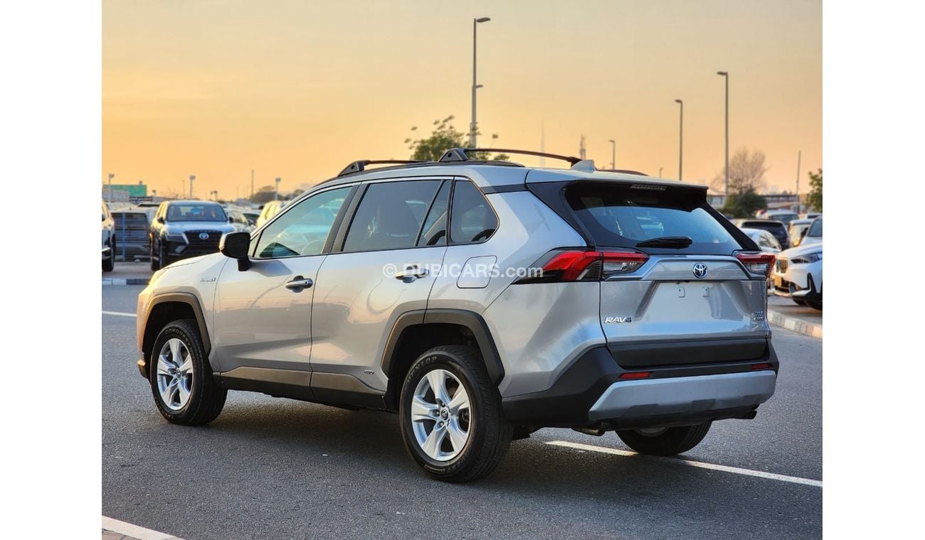 Toyota RAV4 RAV4 XLE HYBRID 2021