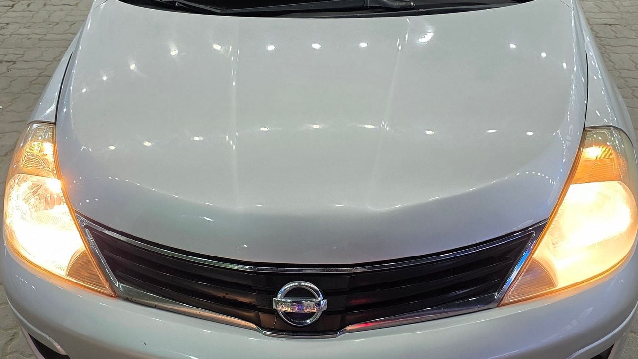 نيسان فيرسا