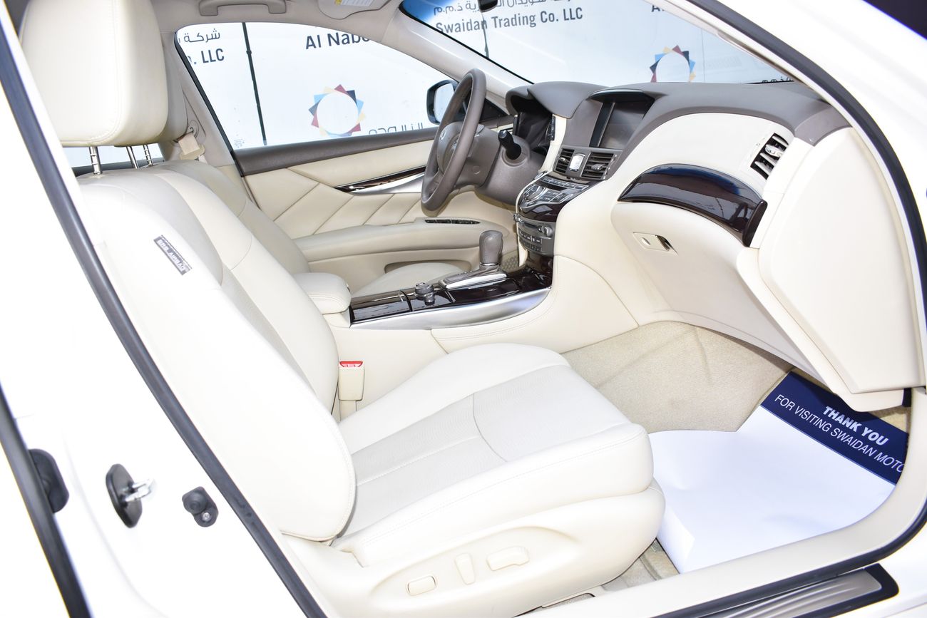 إنفينيتي Q70 AED 1359 PM | 3.7L EXCELLENCE GCC DEALER WARRANTY
