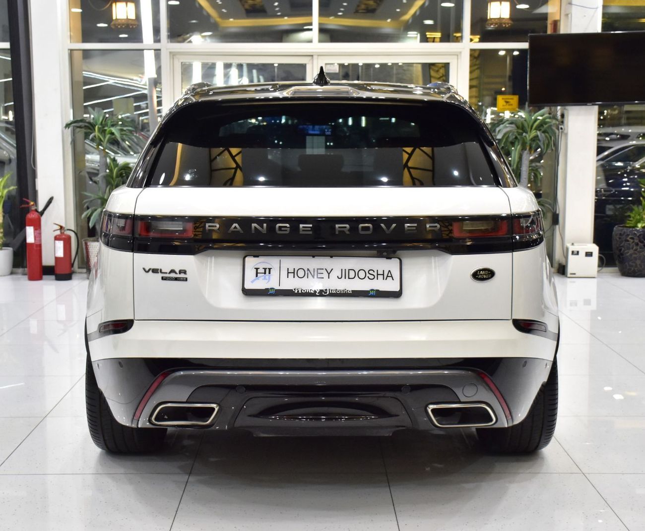 لاند روفر رينج روفر فيلار EXCELLENT DEAL for our Land Rover Range Rover Velar P300 HSE R-Dynamic ( 2018 Model ) in White Color