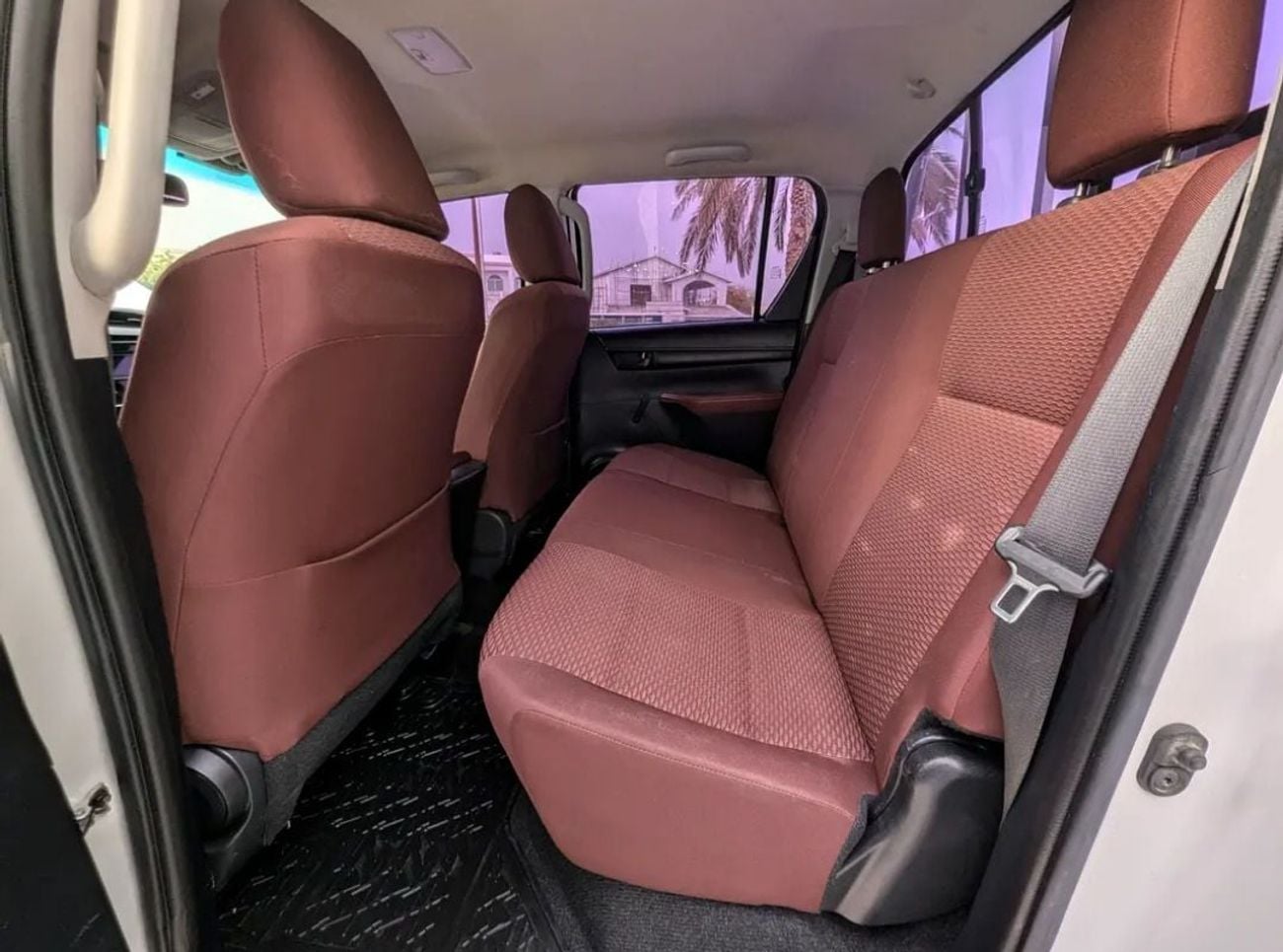 Toyota Hilux GL Toyota Hilux 2022MODEL 2.7 petrol 4 cylinder 4x4 Double cab Colour white interior Red Transmissio