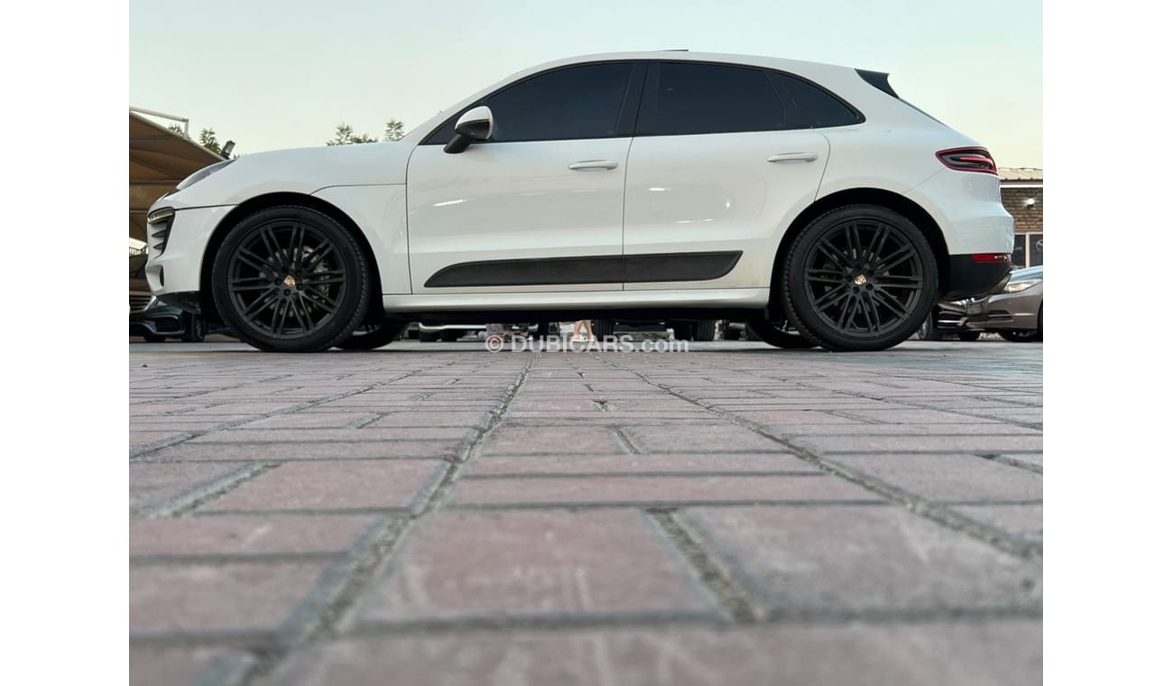 Used Porsche Macan Macan s 2015 for sale in Dubai - 692401
