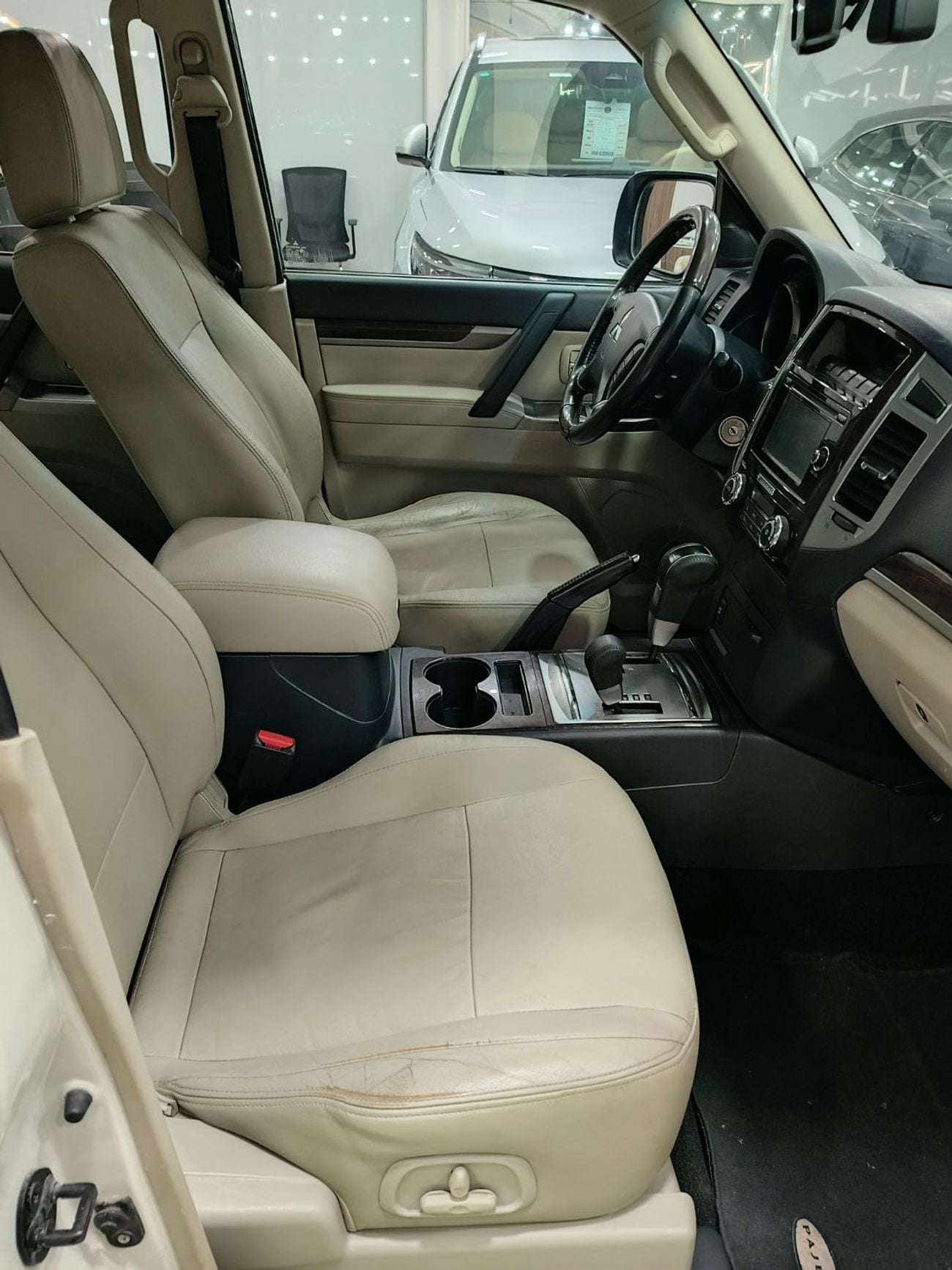 Mitsubishi Pajero GLS H/L PLATINUM PLUS