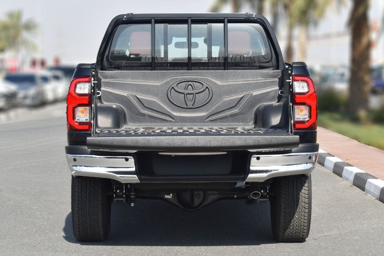 تويوتا هيلوكس TOYOTA HILUX 4.0 SR5 BLACK 2025