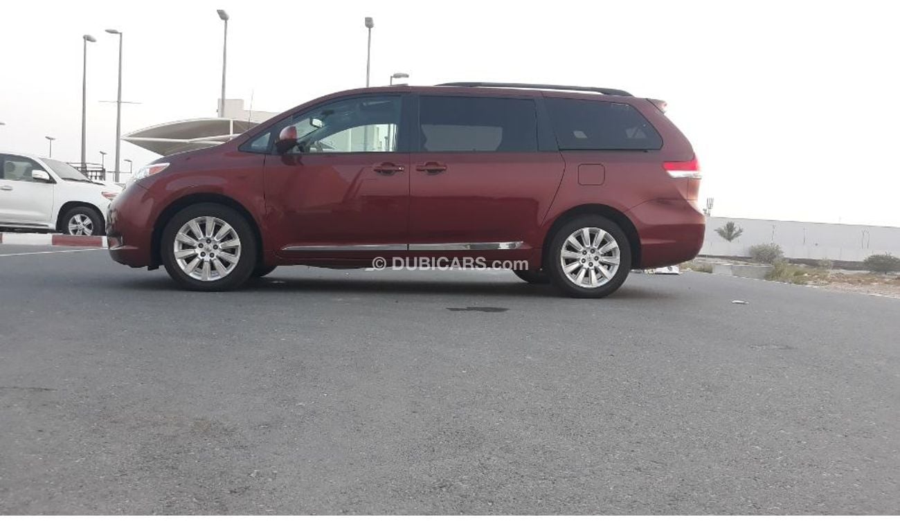 Toyota Sienna 2012 Full options American specs low mileage clean car