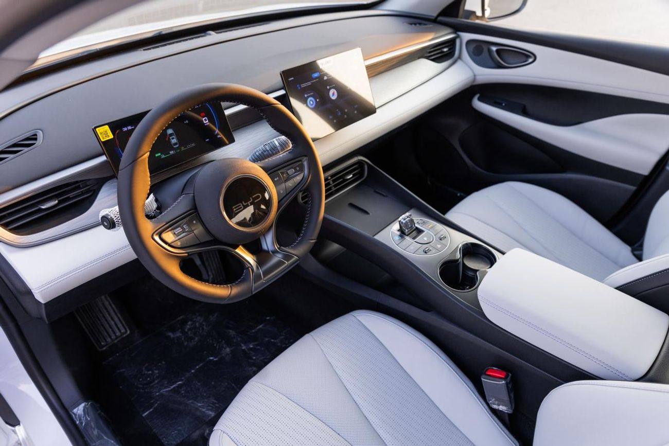 بي واي دي سيل 05 DM-i ضمان 5سنوات سيرفيس 3 سنوات