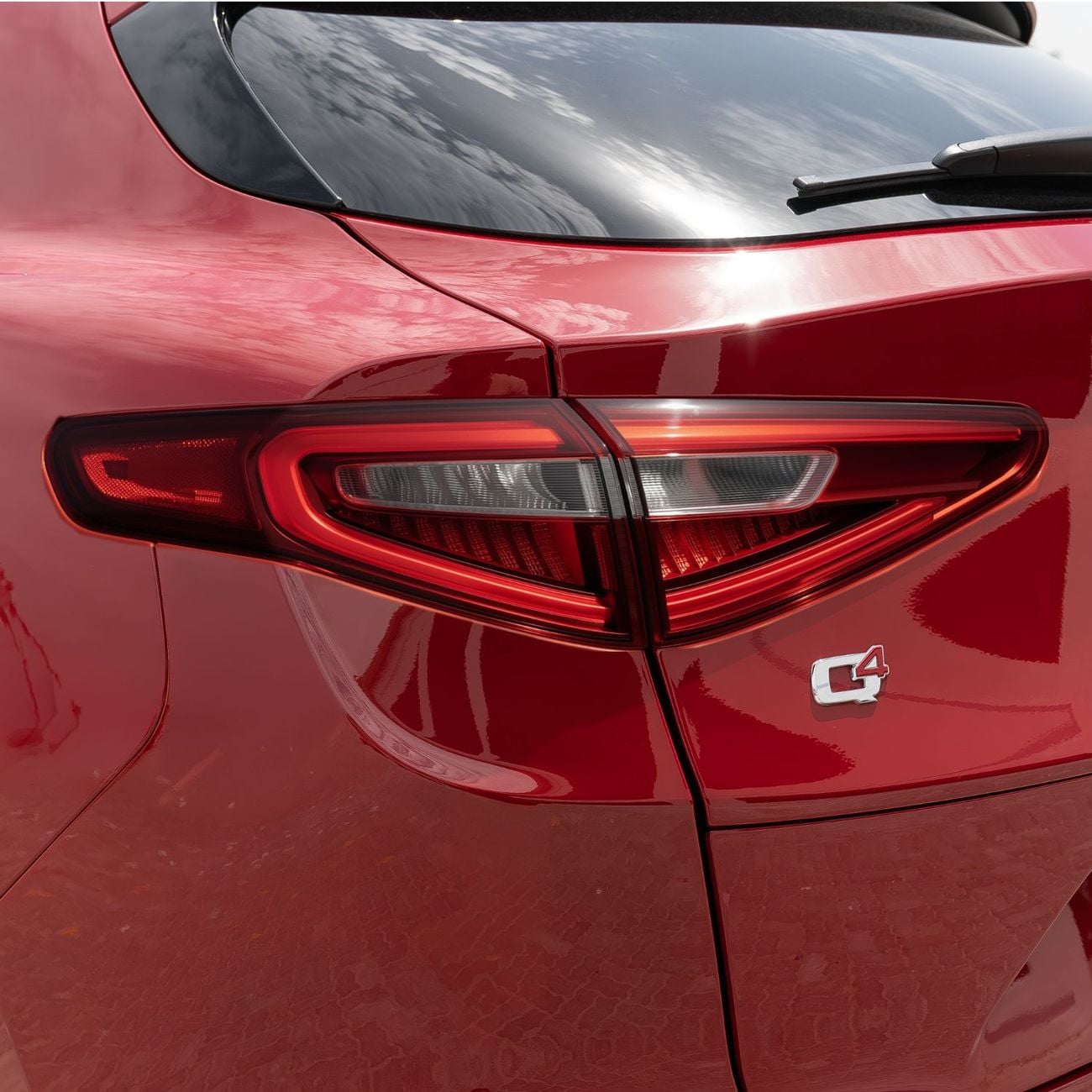 ألفا روميو ستيلفيو Veloce 2024 Alfa Romeo Stelvio Q4, 2028 Alfa Romeo Warranty, Low Kms, GCC