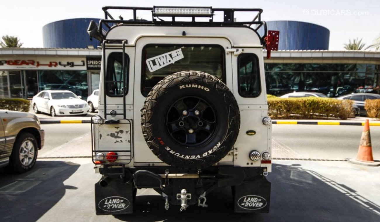 Land Rover Defender