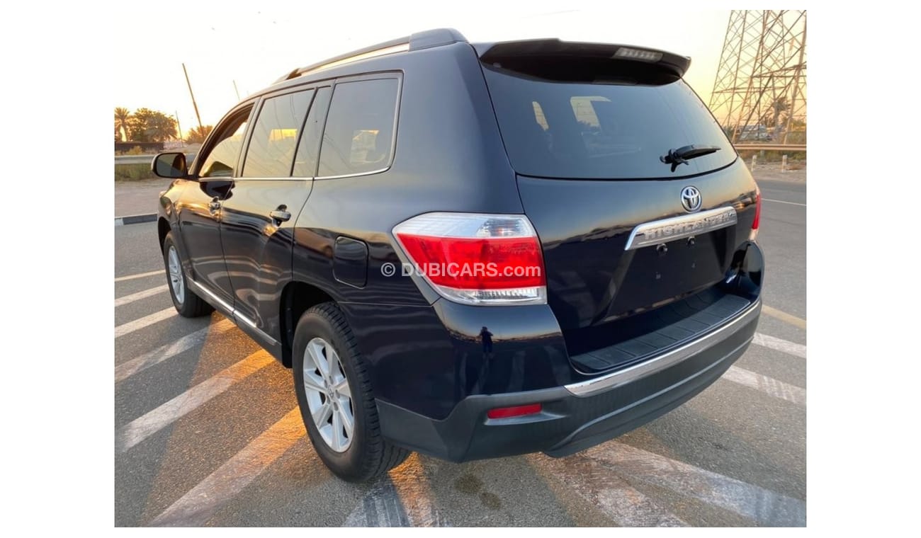 Toyota Highlander 2013 TOYOTA HIGHLANDER 4WD / Full Option / Perfect Condition