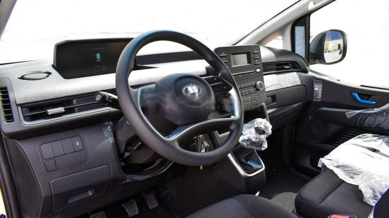 Hyundai Staria 2.2 L, DIESEL, M/T, 11 SEATER, 2023 MODEL, 17 ALLOY WHEELS