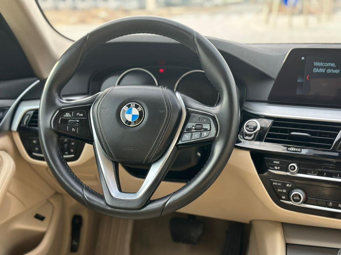 بي أم دبليو 520i