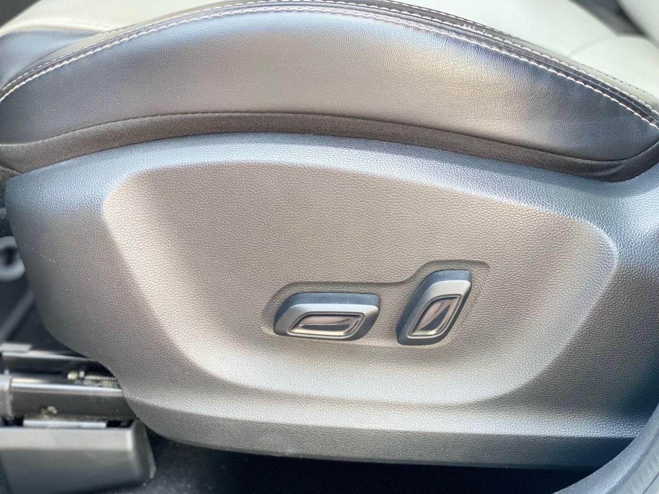 MG ZS ZS LUXURY  1.5L A/T SUV  FWD  GCC BLUE