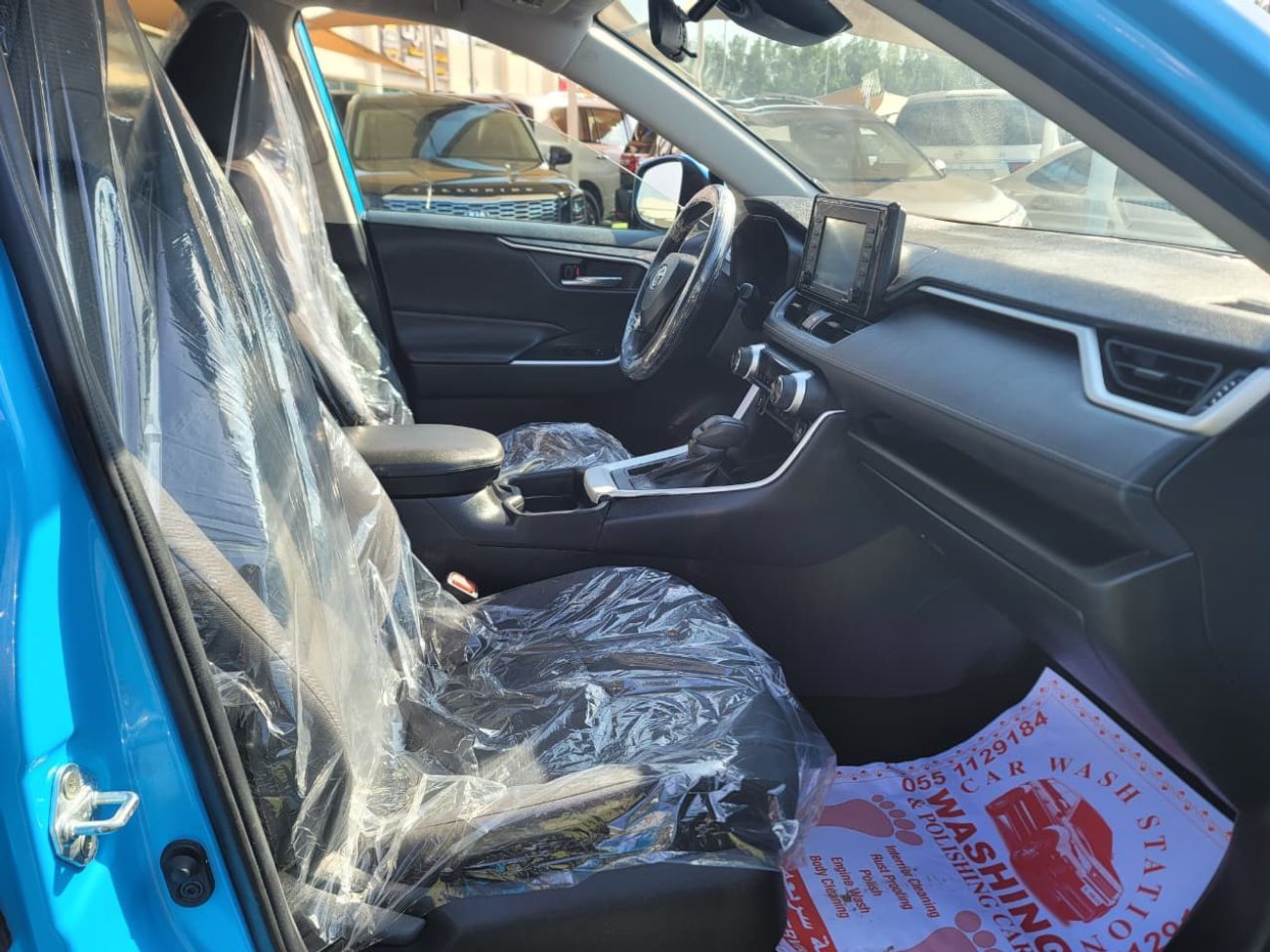 Toyota RAV4 XLE 2.5L