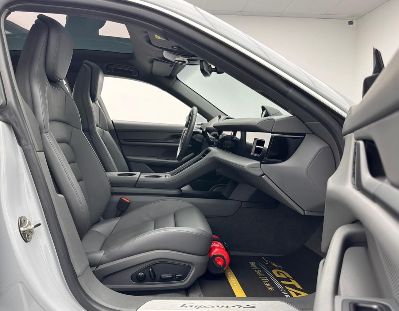 بورش تايكان 2021 Porsche Taycan 4S, 09/2026 Porsche Warranty, Porsche Full Service History, GCC